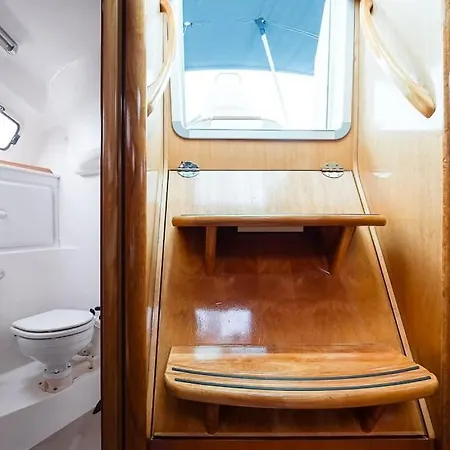 דירה Guestready - Borealis Boat Experience In Afurada *
